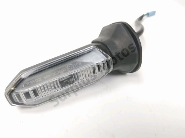 Clignotant avant d occasion HONDA CBR 500 R 2022