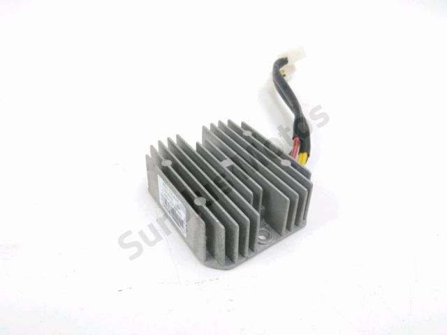 Regulateur de tension occasion KYMCO CV3 2023