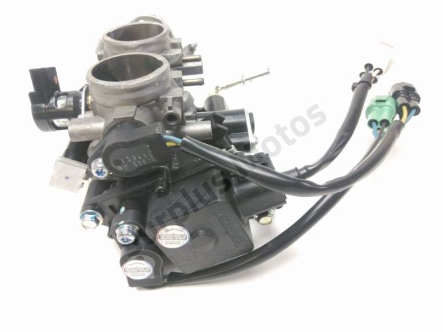 Corps d'injection droit occasion SUZUKI VL 800 INTRUDER 2012