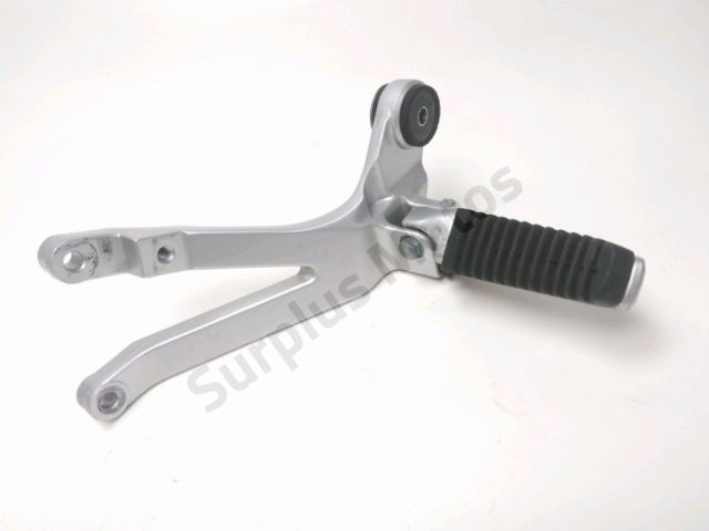 Platine et repose pieds arriere gauche occasion SUZUKI GSX 1100 G 1992