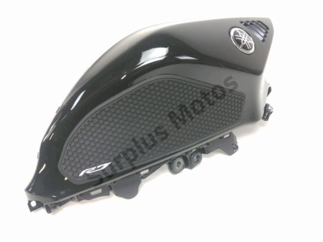 Carenage avant droit occasion YAMAHA R7 2023