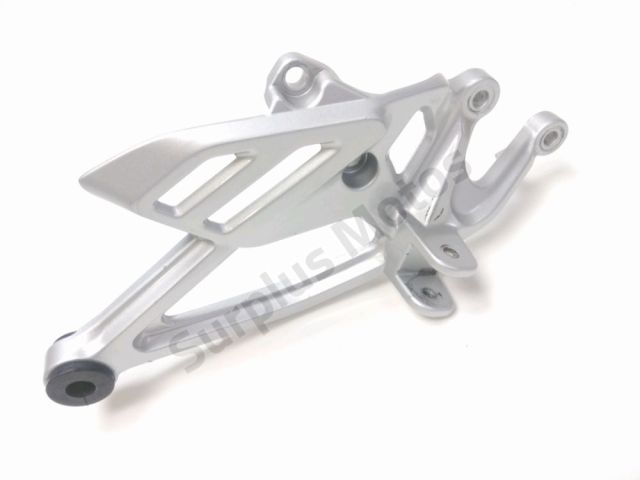 Platine avant droite occasion YAMAHA YZF-R 2023