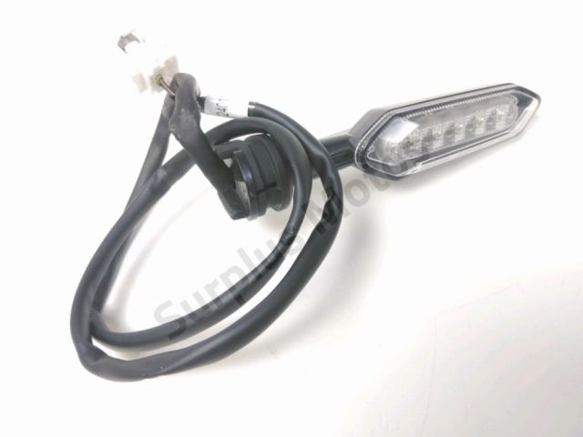 Clignotant arriere d occasion YAMAHA MT-09 SP 9 Abs 2025