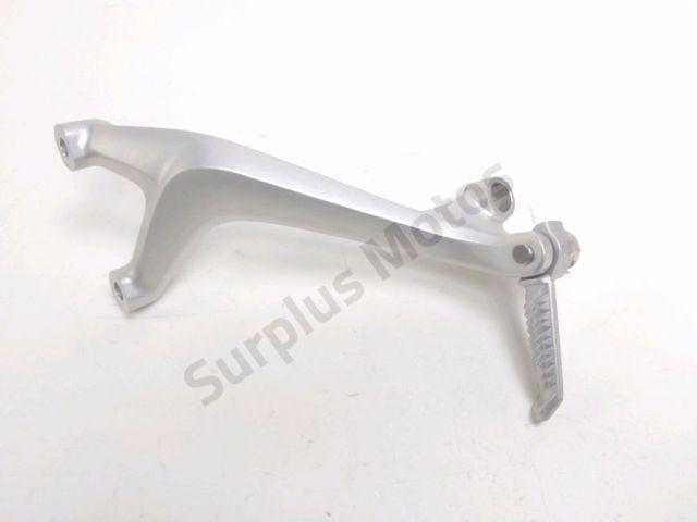Platine et repose pieds arriere droit occasion TRIUMPH SPEED TRIPLE RS 2022