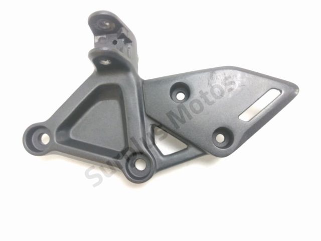 Platine avant droite occasion HONDA CBR 650 RA ABS 2023