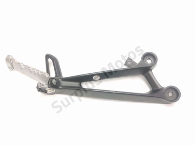 Platine et repose pieds arriere droit occasion YAMAHA MT-07 2020