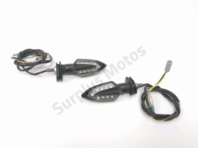 Clignotants avant occasion YAMAHA MT 125 2024