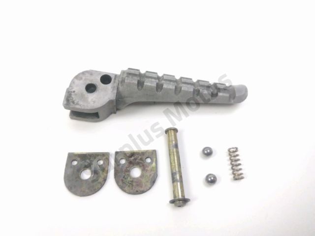 Repose pieds arriere gauche occasion DUCATI 900 MONSTER 2000