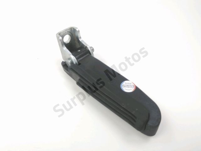 Repose pieds arriere droit occasion PIAGGIO FLY 125 2013