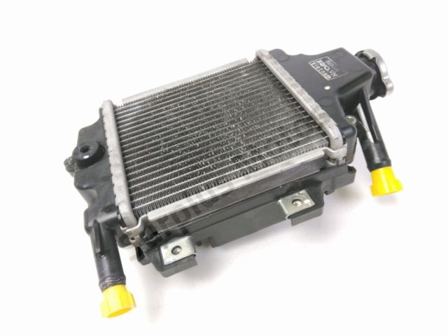 Radiateur eau occasion PIAGGIO GTS SUPER 2022