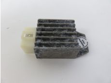 Regulateur de tension