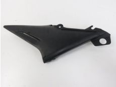 Cache lateral gauche