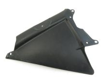 Cache lateral gauche