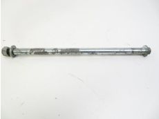 Axe de roue arriere