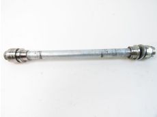 Axe de roue arriere