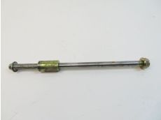 Axe de roue avant