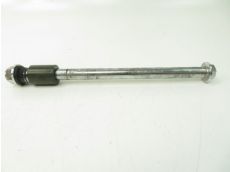 Axe de roue arriere