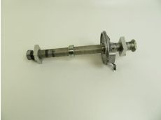 Axe de roue arriere