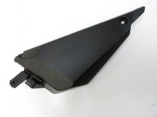 Cache lateral gauche