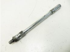 Axe de roue avant