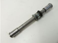 Axe de roue avant