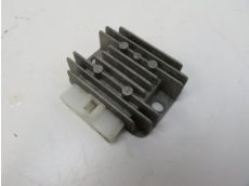 Regulateur de tension