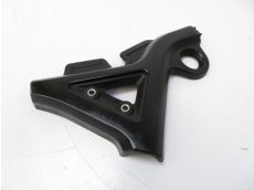 Cache lateral gauche