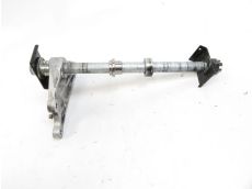 Axe de roue arriere