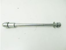 Axe de roue arriere