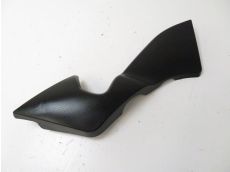Cache lateral droit