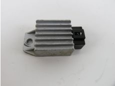 Regulateur de tension