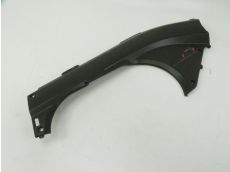 Cache lateral gauche