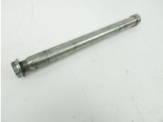 Axe de roue arriere
