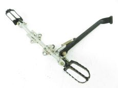 Platine et repose pieds arriere gauche