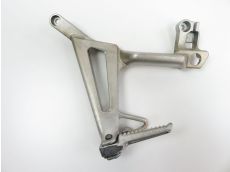 Platine et repose pieds arriere gauche