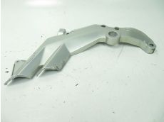 Cache lateral gauche