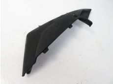 Cache lateral gauche