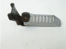 Platine et repose pieds arriere droit