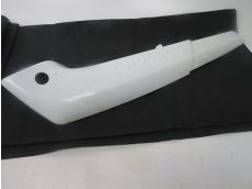 Cache lateral gauche