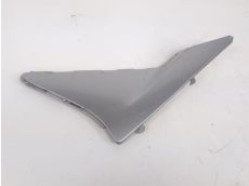 Cache lateral gauche