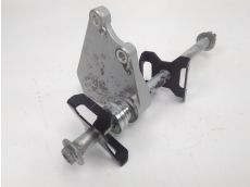 Axe de roue arriere