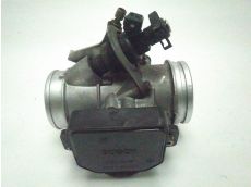 Corps d'injection gauche