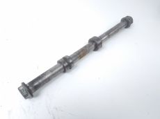 Axe de roue arriere