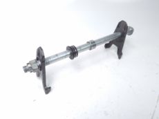 Axe de roue arriere