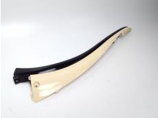 Cache lateral gauche