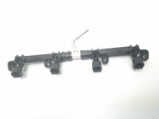 Corps d'injection gauche