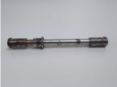 Axe de roue avant