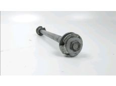 Axe de roue arriere