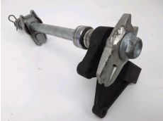 Axe de roue arriere