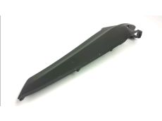 Cache lateral gauche